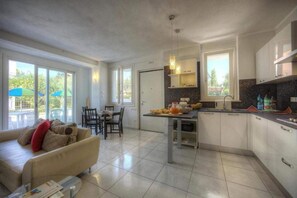 Desayuno de cocina local incluido todos los días