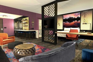 Junior Suite, 1 King Bed | Minibar