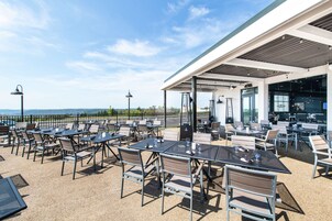 Lunch and dinner served