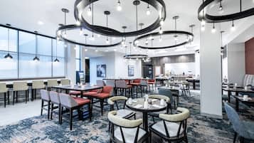 Kontinental frukost varje dag (USD 10.95 per person)
