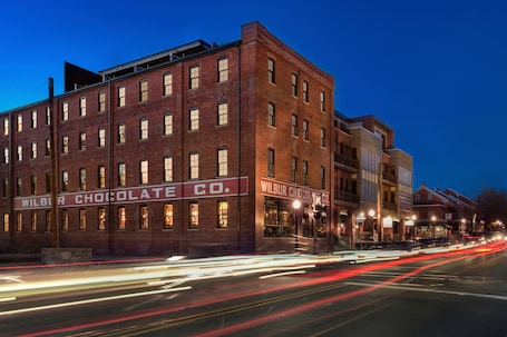 Exterior. The Wilbur Lititz, Tapestry Collection by Hilton