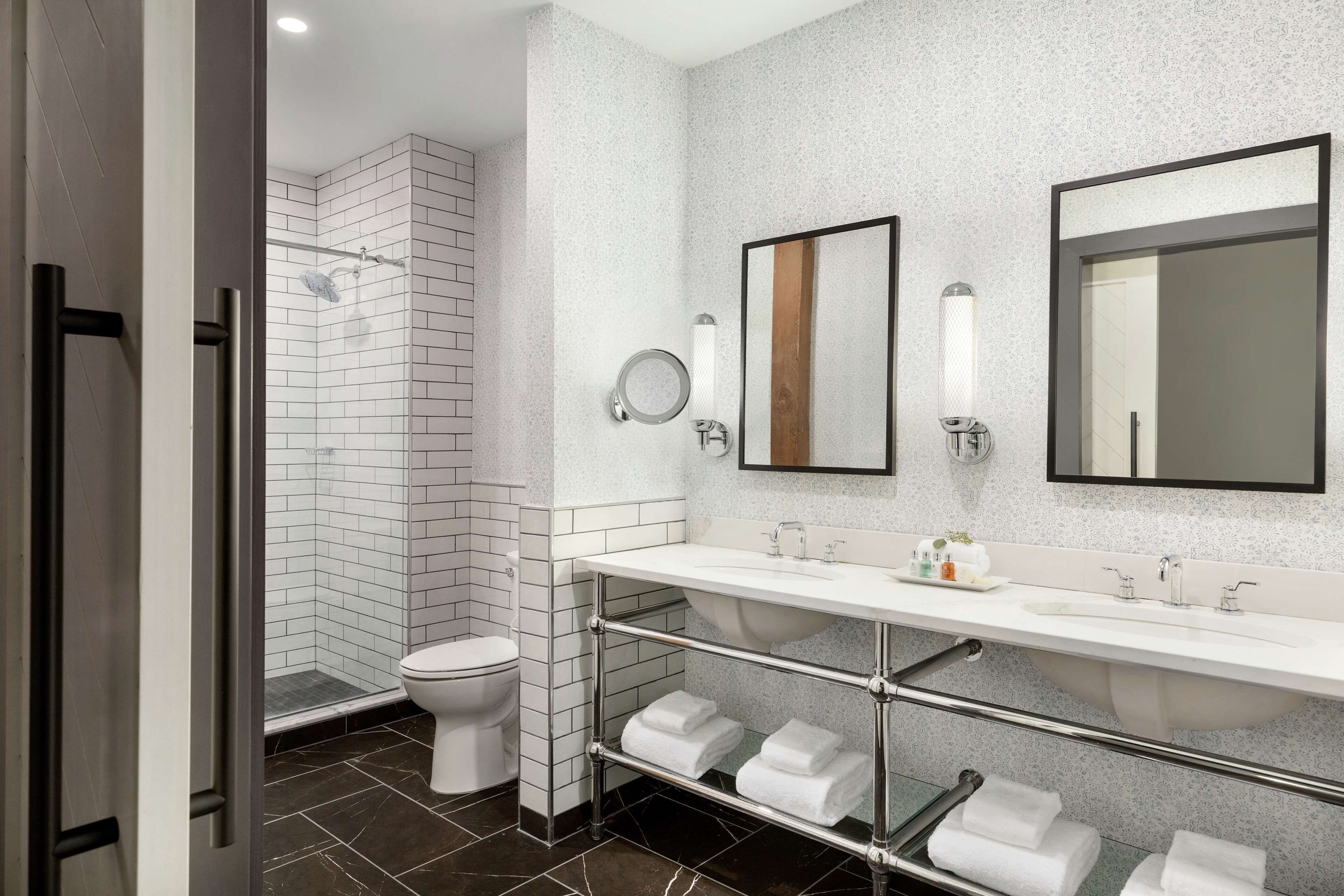 suite, 1 king bed | bathroom | designer toiletries, hair dryer, bathrobes, towels