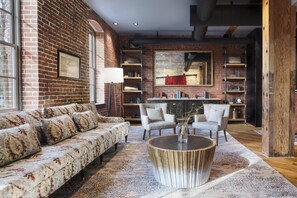 Lobby - The Wilbur Lititz, Tapestry Collection by Hilton (Lititz)