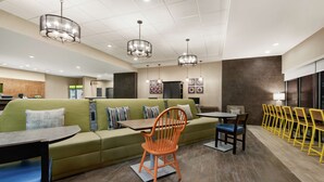 Lobby - Home2 Suites by Hilton Houston-Pearland (Houston)