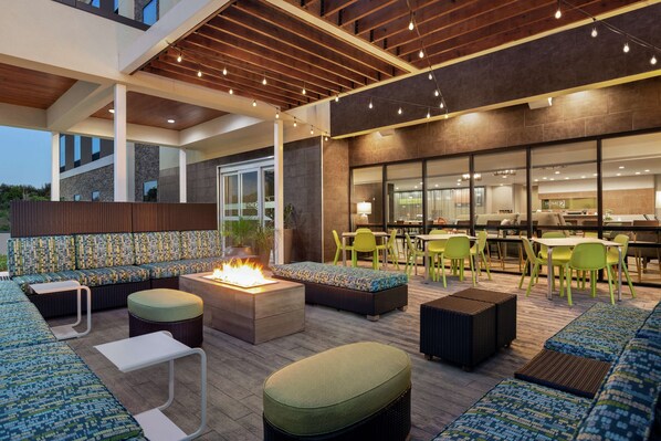 Terrace/patio - Home2 Suites by Hilton Houston-Pearland (Houston)