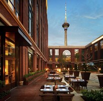 3 개의 레스토랑, 아침 식사, 점심 식사, 저녁 식사 제공(현지 및 세계 요리)