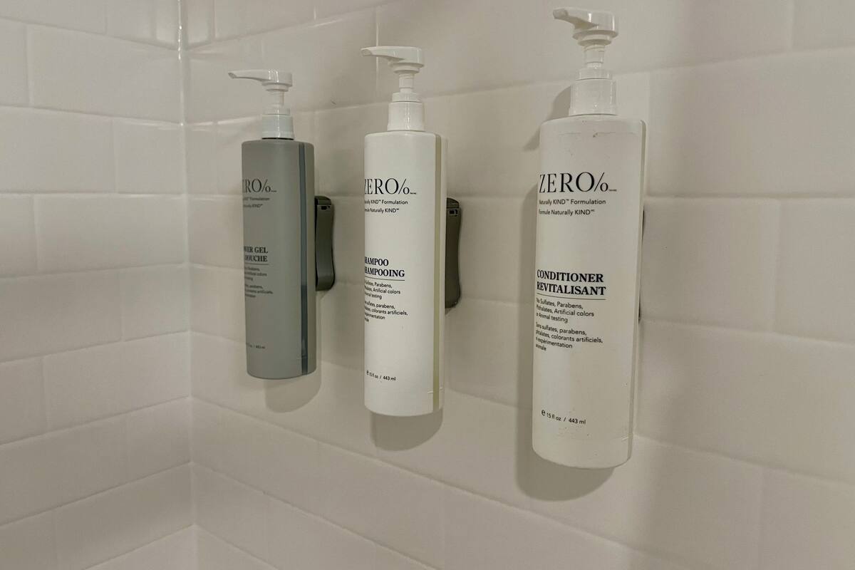 combined shower/bathtub, free toiletries, hair dryer, towels