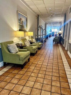 Sala de estar en el lobby