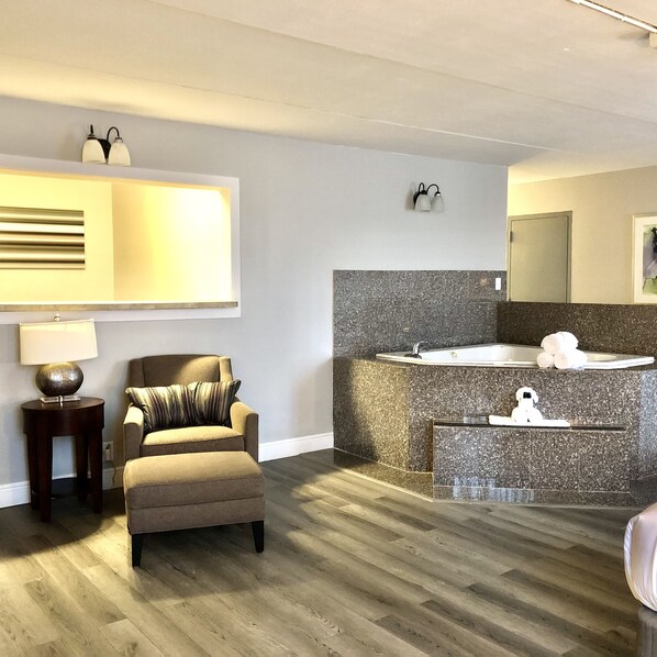 1 habitación, cubrecamas, escritorio y espacio para trabajar con laptop 