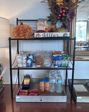 Free daily on-the-go breakfast - The Grand Hotel Spindletop (Beaumont)