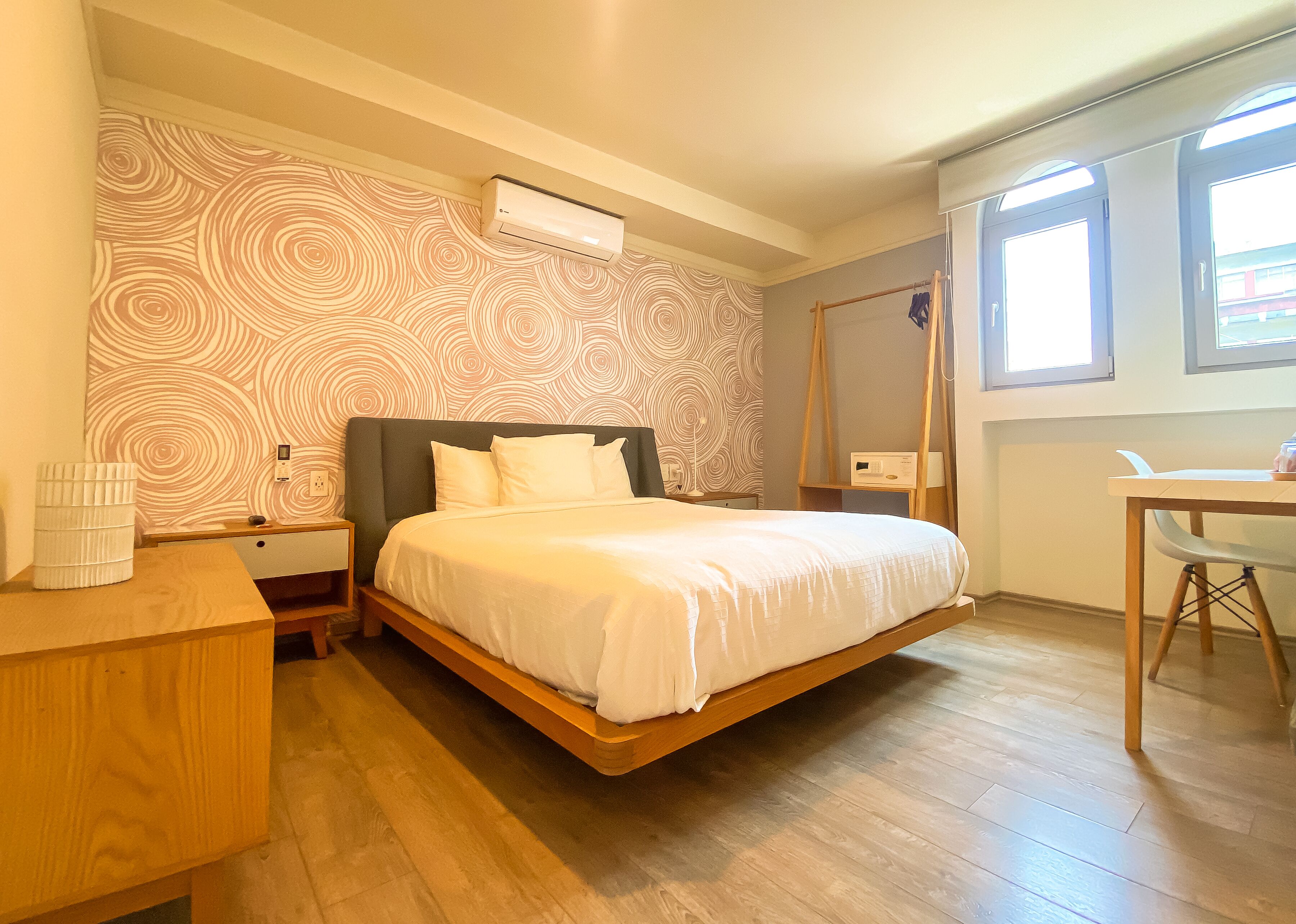 double room | premium bedding, down duvets, select comfort beds, in-room safe