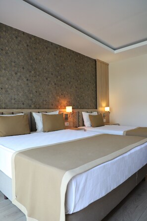 Standard Triple Room | 1 bedroom, minibar, in-room safe, desk - Lara Garden Hotel (Antalya)