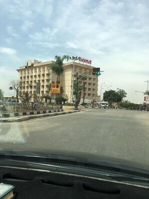 Parkplätze auf dem Gelände