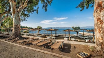 Beach nearby, sun loungers, beach umbrellas, beach towels