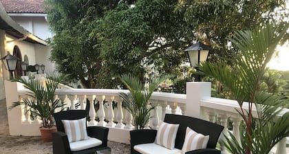 Castillo exclusivo $ 12,000 Wk para 8 personas, Tropical, AC, Ocean View Staff 10, Chef