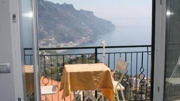 Chambre Double Classique, vue baie | Terrasse/Patio