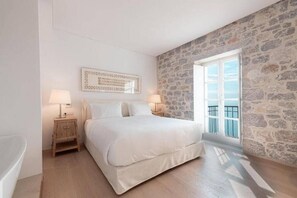 Room - Aria Estate (East Mani)