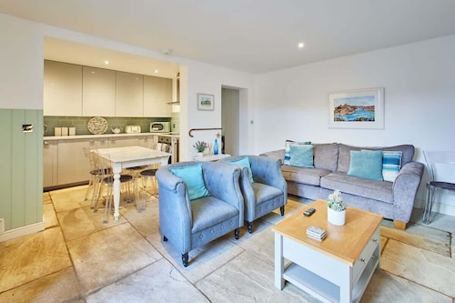 Host & Stay | The Courtyard Retreat