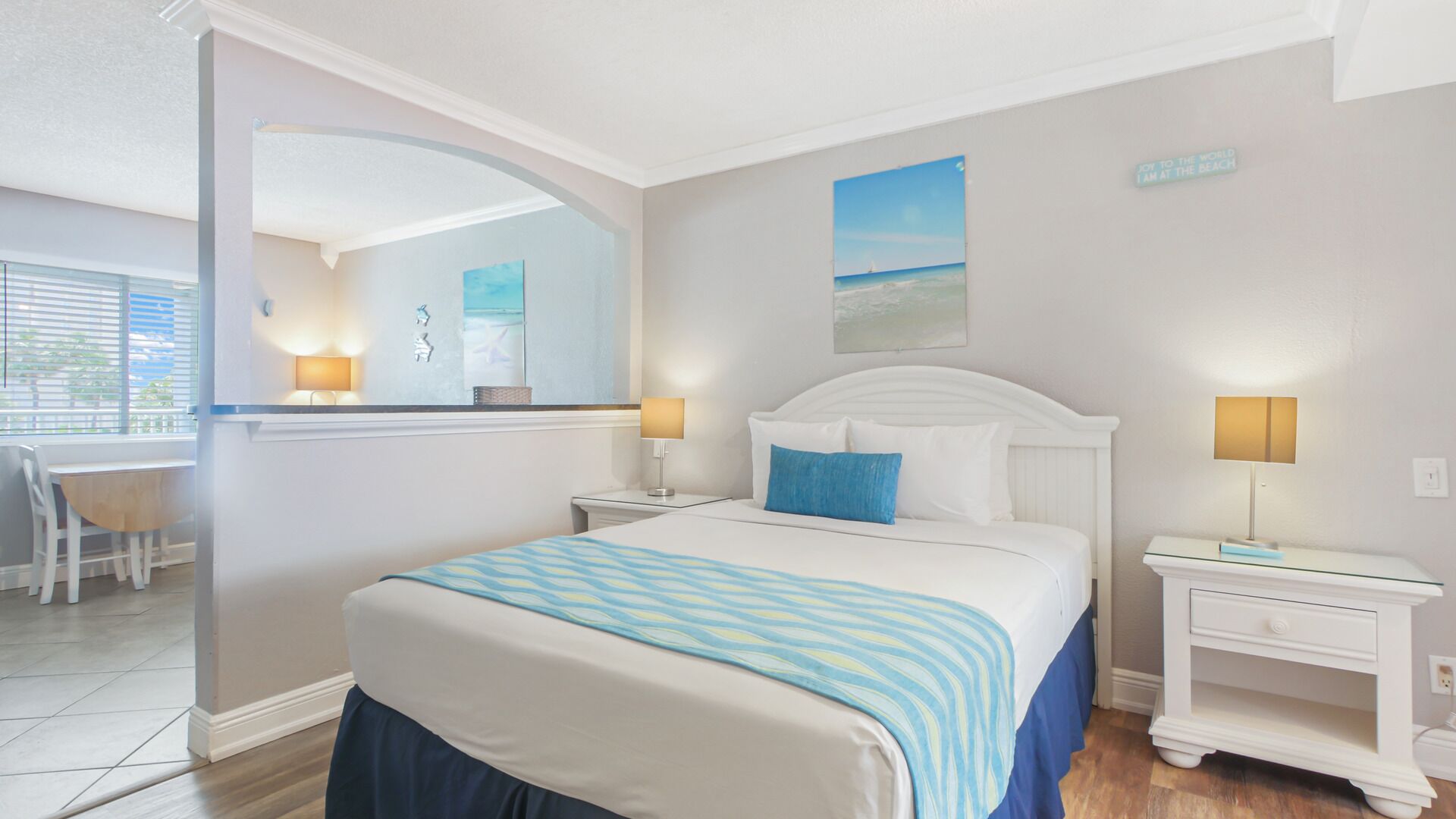 Fer et planche à repasser, accès au Wi-Fi (inclus), literie fournie