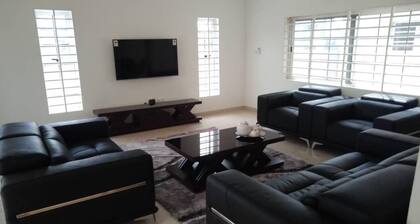 1 Boapea Street (außerhalb von Bompata)