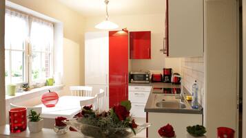 Fridge, microwave, oven, stovetop