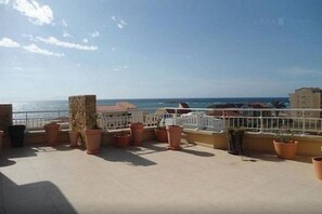 숙박 시설 구내