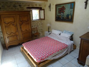 2 camere, ferro/asse da stiro, Wi-Fi gratuito, lenzuola