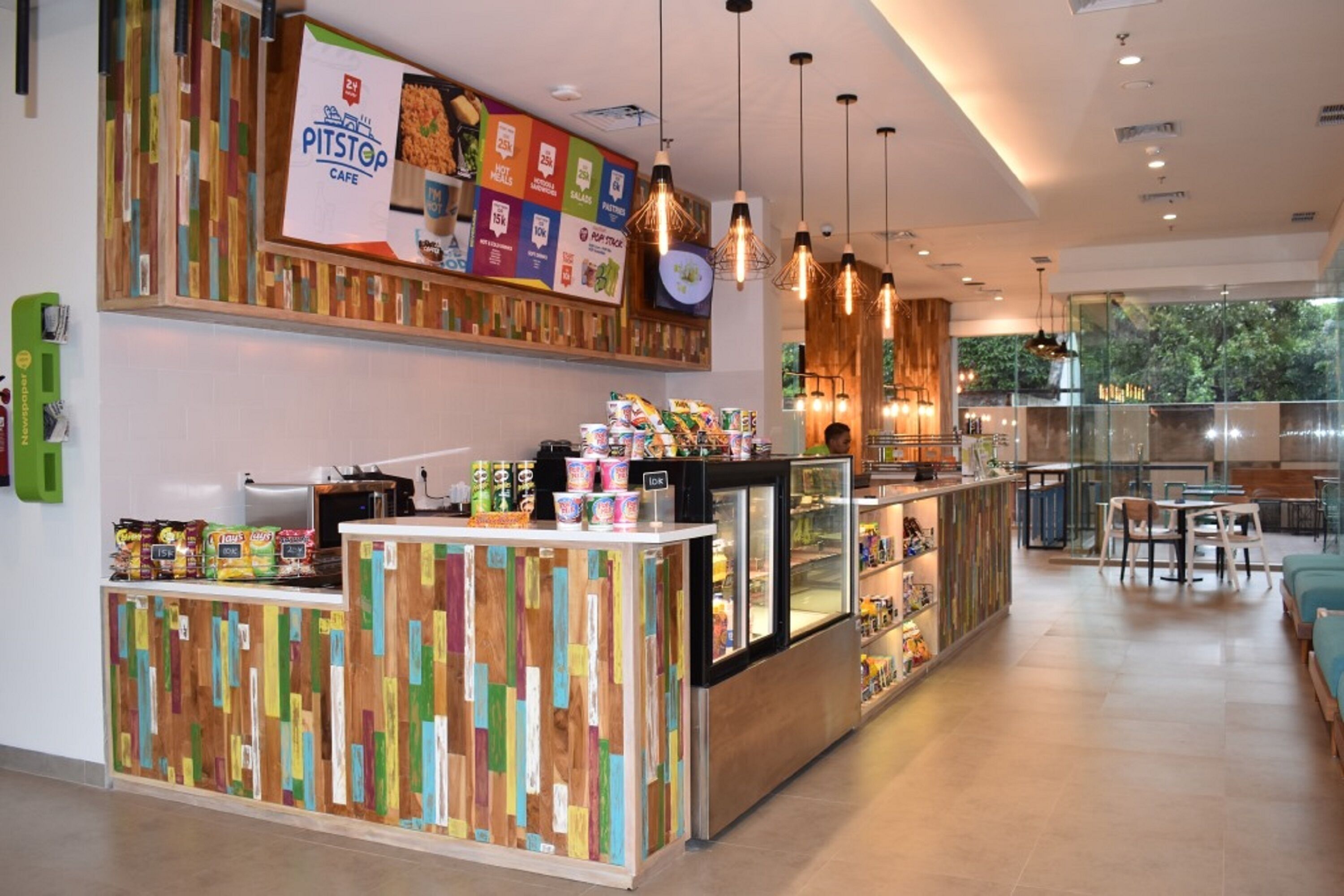 ฝ่ายต้อนรับ