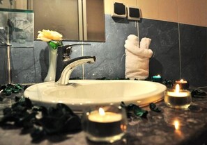 Shower, bidet - Amwaj Agadir Residence 3982 (Agadir)