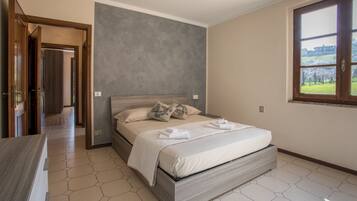 4 多间卧室、熨斗/熨衣板、免费 WiFi、床单