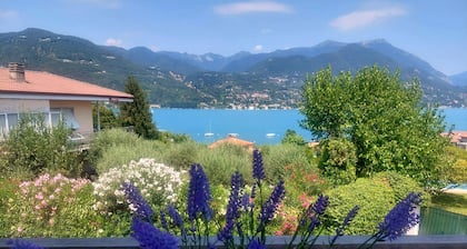 Villa con impresionantes vistas, cerca del lago