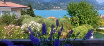 Villa with awesome lake view a few steps from the beach