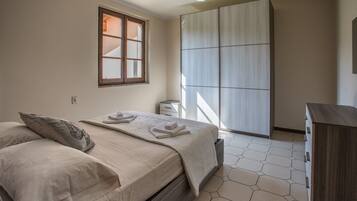 4 Schlafzimmer, Bügeleisen/Bügelbrett, kostenloses WLAN, Bettwäsche