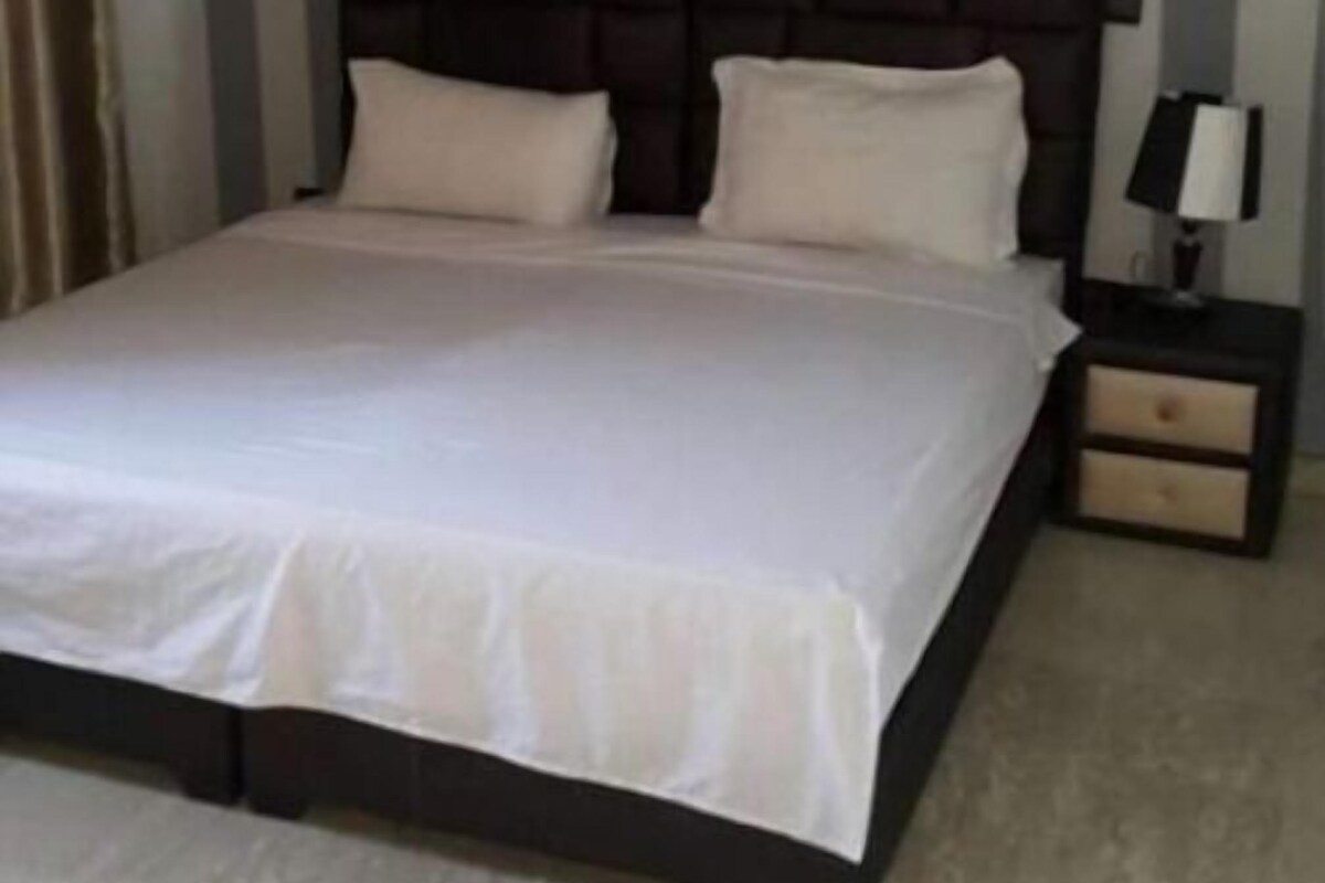 Standard Double Room, Non Smoking | Desk, blackout curtains, free WiFi, bed sheets