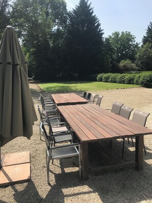 Outdoor dining