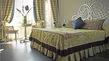 Luxury-Suite, Meerblick (Dependance, Separate Building) | Hochwertige Bettwaren, Daunenbettdecken, Pillowtop-Betten, Zimmersafe