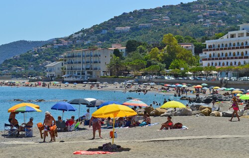 Fantastic seafront villa in front of the sea and the Aeolian Islands