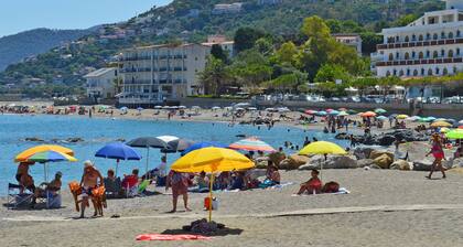 Fantastic seafront villa in front of the sea and the Aeolian Islands