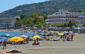 On the beach - Fantastic seafront villa in front of the sea and the Aeolian Islands (San Gregorio-bagnoli)