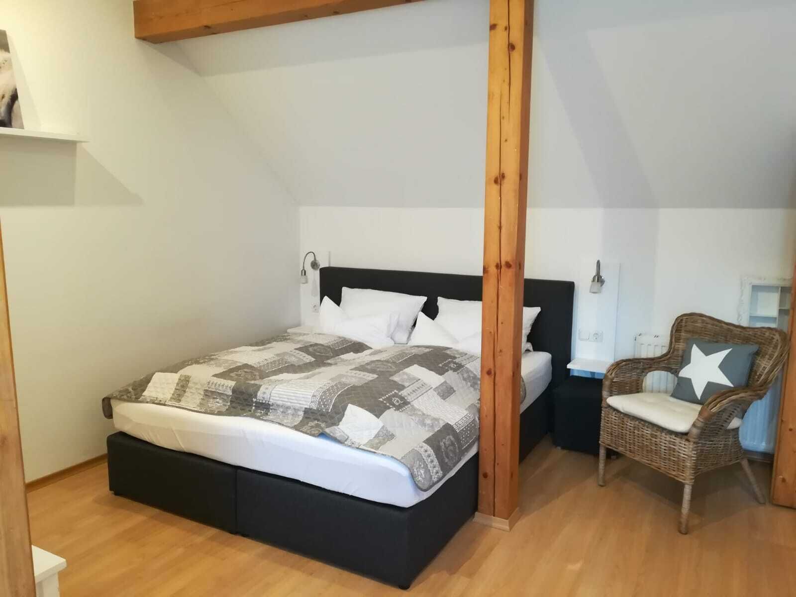 2 Schlafzimmer, Schreibtisch, Bügeleisen/Bügelbrett, WLAN