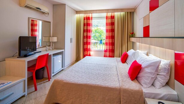 Unclassified image, 1 of 9, button - Slovenska Plaza Resort 4 (Budva)