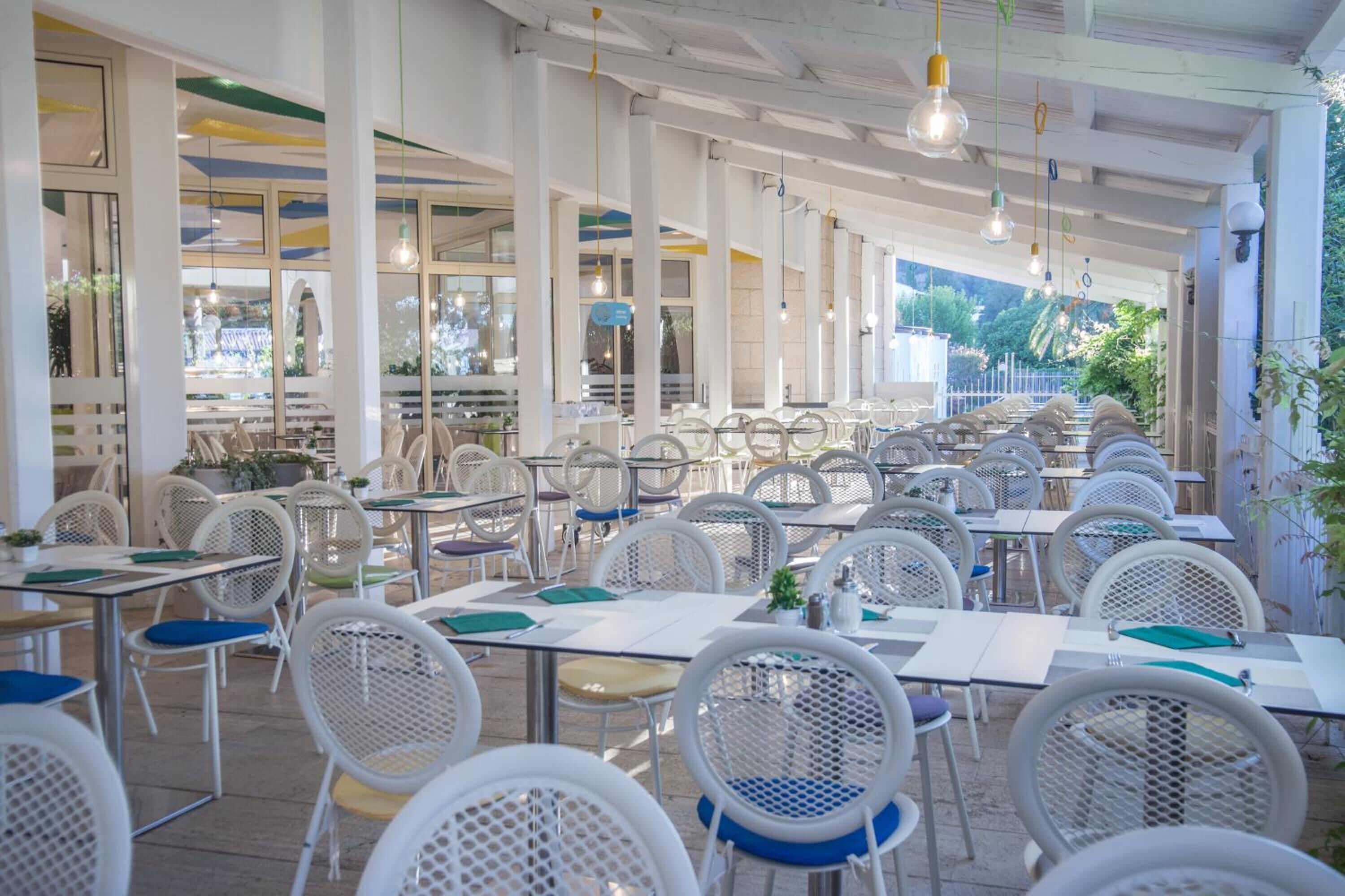 تناول الطعام بالخارج