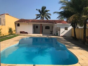 Outdoor pool - Hostel Praia Centro Itanhaém (Itanhaém)