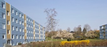 M H Homes Apartments with a fully equipped kitchen.