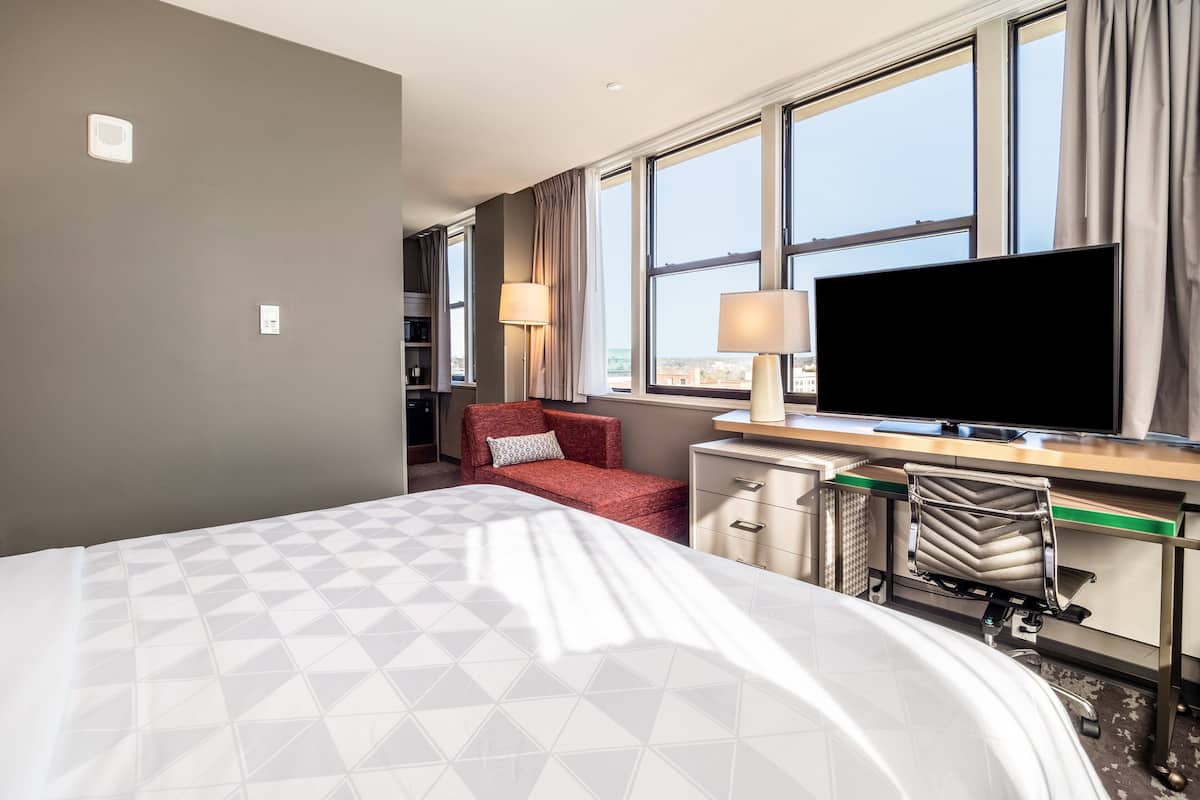 Premium Room, 1 King Bed | In-room safe, desk, laptop workspace, blackout curtains