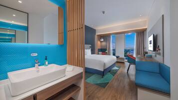 Standard Room, 1 King Bed (Minifridge)