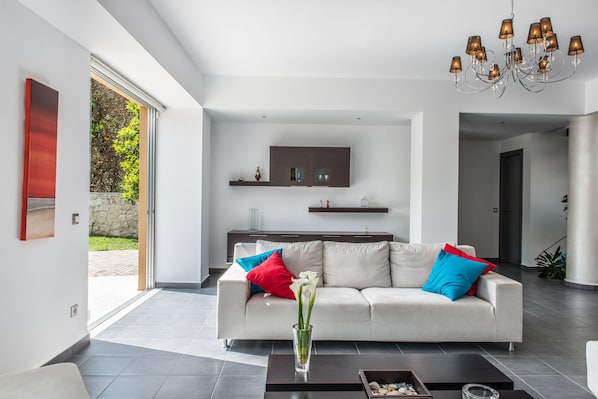 Villa, 3 Bedrooms, Private Pool | Living room