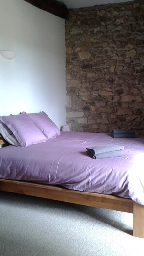 4 bedrooms, iron/ironing board, travel cot, WiFi - Private pool and secluded garden.  Sleeps 4 adults  maximum + 4 children. (Édon)