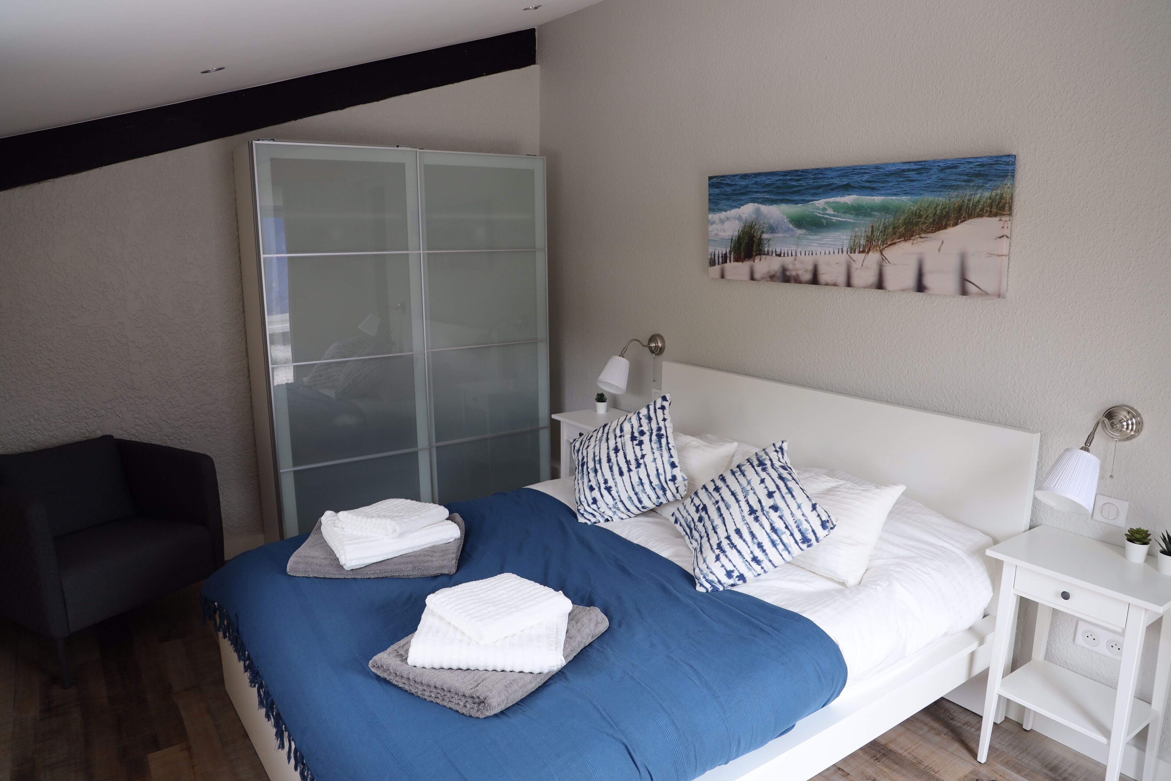 3 chambres, fer et planche à repasser, Wi-Fi, draps fournis