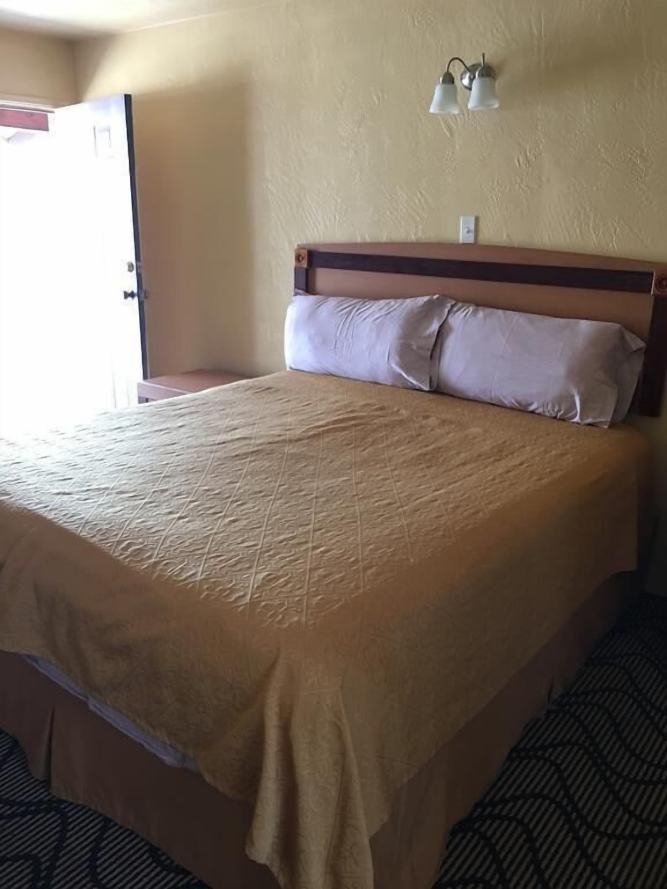 egyptian cotton sheets, premium bedding, pillow-top beds